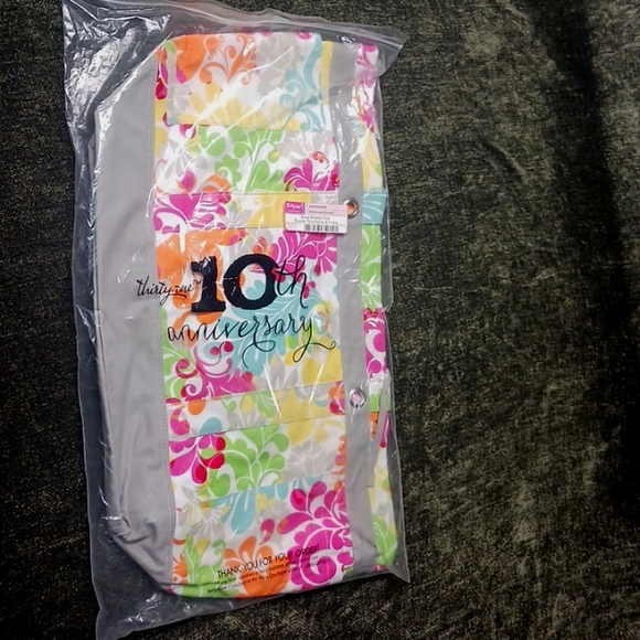 Thirty-One Handbags - Thirty-One Easy Breezy Tote